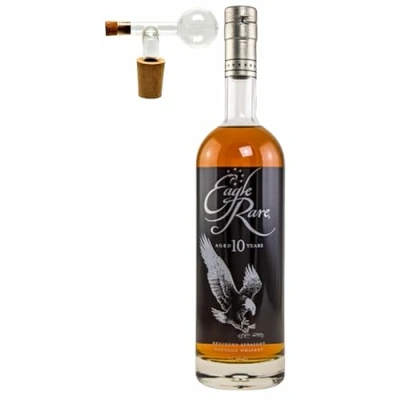 Abbildung von Eagle Rare 10 Jahre Kentucky Straight Bourbon Whiskey + Glaskugelportionierer zum feinen Dosieren