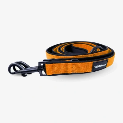 Abbildung von Vitomalia® 2,2m Hundeleine verstellbar: 3 Fach verstellbare Führleine aus stabilem Nylon, weichem Neopren, mit schwarzem Edelstahl für alle Rassen (Orange)