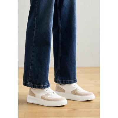 Abbildung von Gabor Damen Low Top Sneaker, Frauen Halbschuhe,Strassenschuhe,Sportschuhe,Freizeitschuhe,Turnschuhe,Laufschuhe,weis/oasi/tort(go),42 EU / 8 UK