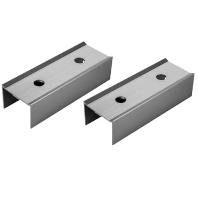 Abbildung von Avoltik Aluminium C Profilverbinder passend für PV Schienen 40x40mm, Schienenverbinder zur Montage von Photovoltaik Solarmodul Aluminiumprofilen 2 Stück , in silber