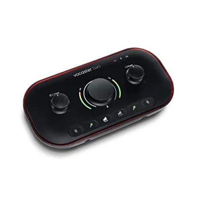 Abbildung von Focusrite Vocaster Two Podcast Audio Interface für Aufnahmen von Moderator und Gast. Mit zwei Mikrofoneingängen Kopfhörerausgängen sowie Auto Gain, Enhance Mute Funktion.