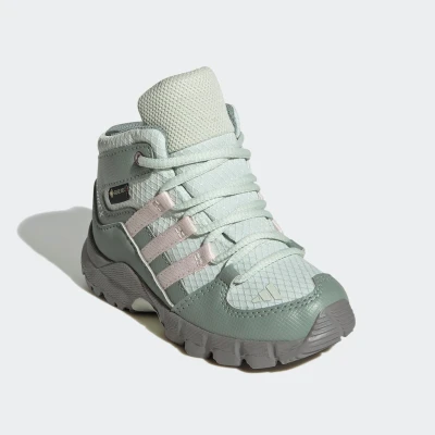 Abbildung von Adidas Terrex MID Goretex Hiking Unisex Snowboot/Winterstiefel für Kinder, Größe: 22, Linen green putty mauve silver Schuhe