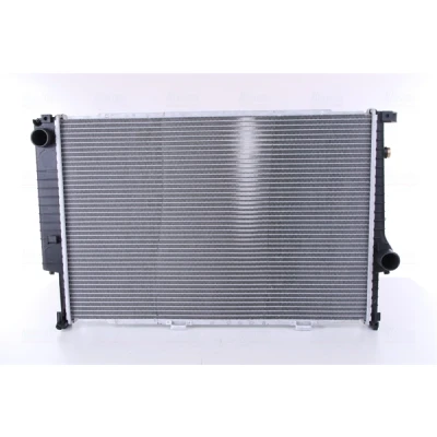 Abbildung von NISSENS 60747A Kühler, Motorkühlung Aluminium 650 439 40 Kühlrippen gelötet BMW: 5 Touring, Limousine, 7