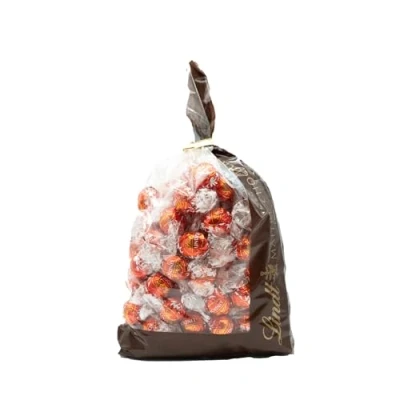 Abbildung von Lindt Schokolade LINDOR Vollmilch 1363 g 109 Schokoladen Kugeln Milch mit zartschmelzender Füllung Großpackung, Pralinen Geschenk, 1,363 KG