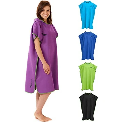 Abbildung von Fit Flip Strandponcho für Surfer Poncho Handtuch schnelltrocknend aus Mikrofaser Umkleidehilfe Strand Surfponchos Ultraleicht Badeponcho Erwachsene (Größe L, Lila/Grün)