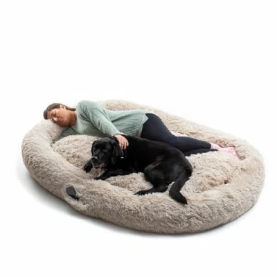 Abbildung von InnovaGoods Cloft Hundebett, großes Polyestergewebe, Anti Stress maximale Entspannung und Ruhe, Hundebett mit abnehmbarem waschbarem Bezug. Farbe beige.