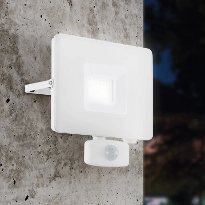 Abbildung von Eglo 33158 LED Outdoor Wandleuchte FAEDO 3 weiß klar L:17,5cm H:19cm T:5cm Sensor IP44