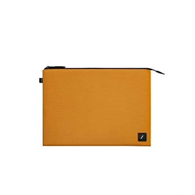 Abbildung von Native Union W.F.A MacBook 13 Hülle Minimalistische schlanke aus recycelten Materialien mit 360 Grad Schutz kompatibel Air (2018 2020), Pro (2016 2022 M2) Schwarz