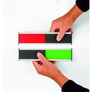 Abbildung von Legamaster 7 601200 Türschild Frei/Besetzt, rotes und grünes Informationsschild mit verschiebbarer Abdeckung, rot/grün, 6 x 25 cm