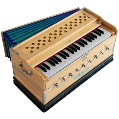 Abbildung von Harmonium von Maharaja Musicals, in USA, 9 Blenden, 3 1/2 Oktave, Doppelblatt, Koppler, natürliche Farbe, Standard, gepolsterte Tasche, A440 gestimmt, Musikinstrument Indian Sangeeta (PDI ABG)