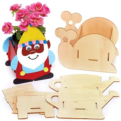 Abbildung von Baker Ross FC837 Gartenfiguren Blumentopf Holzbastelset 3er Pack, Bastelsets aus Holz für Kinder zum Basteln, Bemalen und Dekorieren