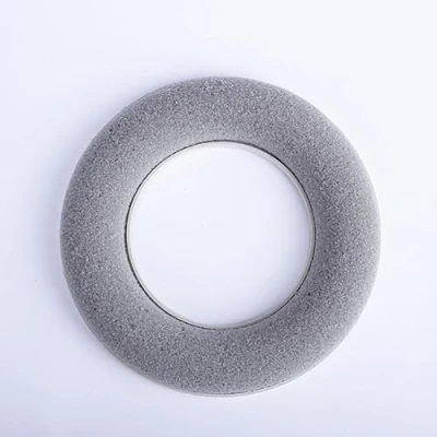 Abbildung von artplants.de Steckschaum Ring AMEB für Kunstblumen, mit Kunststoffunterlage, grau, Ø 15 cm Kranz