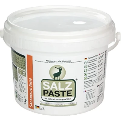 Abbildung von DEUSA Salzpaste Anis das Original seit 2004 für optimale Mineralienversorgung des Wildes im Revier, 2 Kilo Eimer + praktischer Spachtel, hochwertiges Mineralprodukt