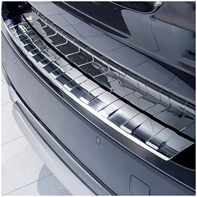 Abbildung von teileplus24 L632 Ladekantenschutz V2A Edelstahl kompatibel mit BMW X3 E83 2006 2010 Abkantung, Farbe:Silber gebürstet