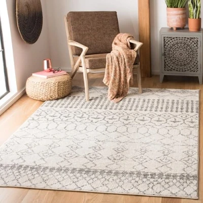 Abbildung von SAFAVIEH Boho Teppich für Wohnzimmer, Esszimmer, Schlafzimmer Tulum Collection, Kurzer Flor, Elfenbein und Grau, 122 X 183 cm