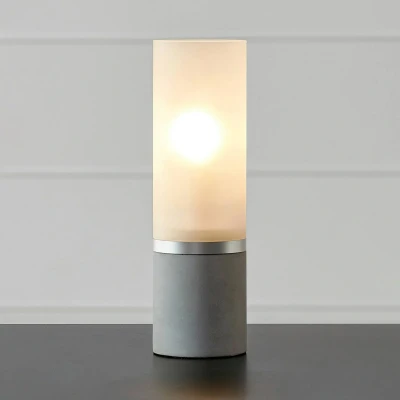 Abbildung von Tischlampe Molo, Betonfuß Glas gefrostet Höhe 30cm