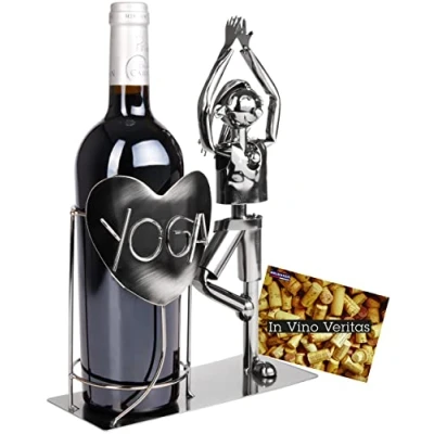 Abbildung von BRUBAKER Weinflaschenhalter Yoga Vrikshasana Metall Skulptur Flaschenständer, (1 St), Sport Metallfigur Weingeschenk für Yogi und Begeisterte Wein Flaschenhalter Weinhalter mit Grußkarte