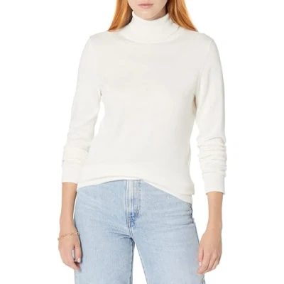 Abbildung von Amazon Essentials Damen Leichter, Langärmeliger Rollkragenpullover, Klassischer Schnitt (Erhältlich In Übergröße), Elfenbein, 4XL Große Größen