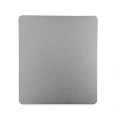 Abbildung von Mauspad, Aluminiumlegierung rutschfeste Gaming Mausmatte Doppelseitiges Mousepad wasserdichte Schreibtischunterlage 180x160mm für PC Computer Laptop(Silber)