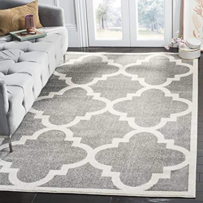 Abbildung von SAFAVIEH Geometrisch Teppich für Wohnzimmer, Esszimmer, Schlafzimmer Amherst Collection, Kurzer Flor, Dunkelgrau und Beige, 91 X 152 cm