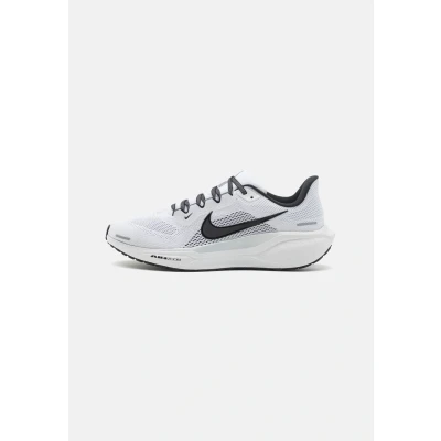 Abbildung von Nike Performance AIR ZOOM Pegasus 41 Laufschuh Neutral, Herren, Größe: 47, White/black/pure platinum/summit white Schuhe