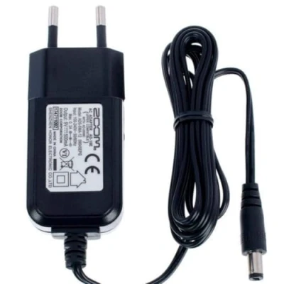 Abbildung von Zoom AD 16 EU Netzteil für Gitarren und Bass Effektpedale Drumcomputer, DC 9 V / 500 mA, schwarz