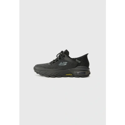 Abbildung von Max Protect Assembly, Herren Sneaker, Outdoor Trail Schuh, Skechers mit Goodyear Gummilaufsohle. schwarz Gr. 45