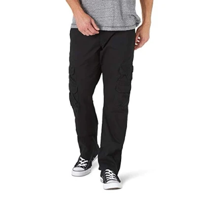Abbildung von Wrangler Authentics Herren Cargohose mit gerader Passform und geradem Bein, Schwarz, 29W / 30L