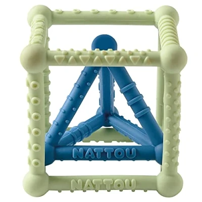 Abbildung von Nattou Silikonwürfel mit Pyramide, 2er Set, Zum Greifen und Beißen, BPA frei, Ø 10 cm + 8 cm, Silicon, Grün/Blau