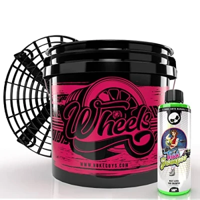 Abbildung von Nuke Guys professionelles Auto Waschset für die optimale Handwäsche: Basis Motorrad &amp; Felgenset mit Wheels Bucket 3,5GAL, Thick Shampoo 500ml Konzentrat + Grit Guard Einsatz