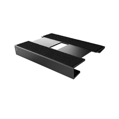 Abbildung von D&#039;Addario XPND Pedal Board Riser Elevate für Gitarren Pedalboard erhöht 1 Zoll auf dem eingebaute Aussparung Kabelführung passt 2 Pedale