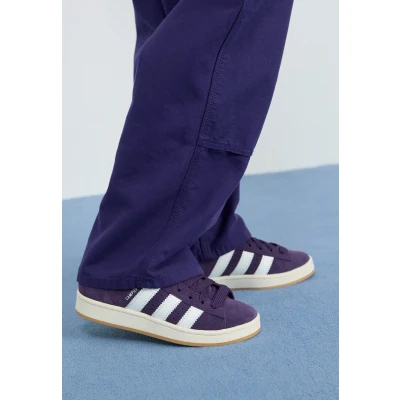 Abbildung von adidas Originals Campus 00S Skateschuh, Damen, Größe: 35.5, Aurora plum/core white/gum Leder