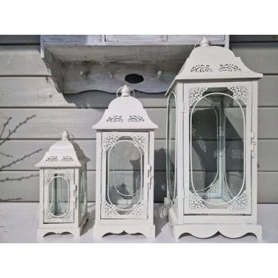 Abbildung von Arinosa Laterne Landhaus Weiss Shabby Metall 12x12x28cm / 17x17x42cm o. 22x22x58cm Preis ab, Bitte Größe wählen:Klein