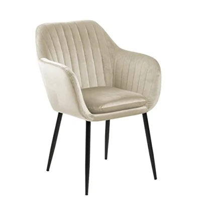 Abbildung von AC Design Furniture Wendy Esszimmerstuhl aus Samt, moderner, nordischer Stil, gepolsterter mit Armlehne, Sandfarbe, schwarze Metallbeine, vertikale Nähte, für Esszimmer