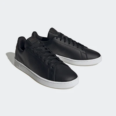 Abbildung von adidas Sportswear ADVANTAGE Sneaker Design auf den Spuren des Stan Smith