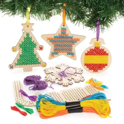 Abbildung von Baker Ross FC155 Weihnachten Kreuzstich Bastelsets für Kinder 6er Pack, Nähen und Kinder, Basteln