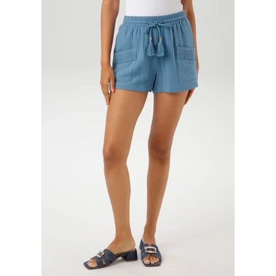 Abbildung von Aniston CASUAL Shorts, mit Häkel Applikationen verziert NEUE KOLLEKTION
