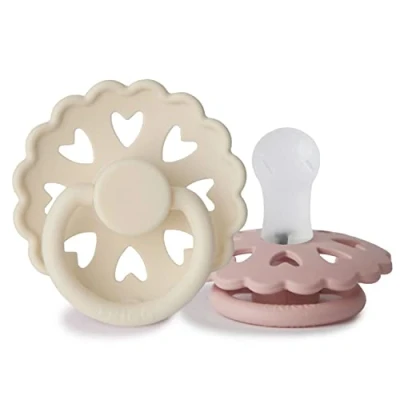 Abbildung von FRIGG Fairytale Schnuller 2 Packung Silikon BPA Frei Hergestellt in Dänemark Symmetrischer Sauger Kirschform (Cream/Blush, Größe 1 (0 6 Monate))