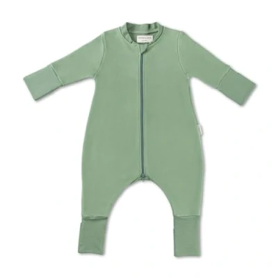 Abbildung von Hofbrucker® Premium Baby Schlafsack Weich &amp; Atmungsaktiv mit Füßen aus 100% Bio Baumwollfleece 2 TOG Ganzjahres Babyschlafsack Frühling Herbst verschiedene Größen Farben (Salbei, 110 116)