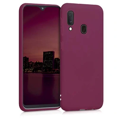 Abbildung von kwmobile Hülle kompatibel mit Samsung Galaxy A20e weiches TPU Silikon Case Cover geeignet für kabelloses Laden Bordeaux Violett