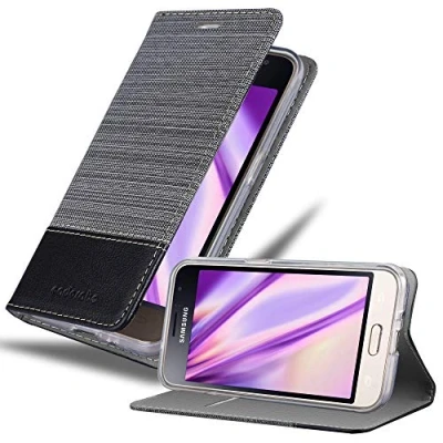 Abbildung von Cadorabo Hülle kompatibel mit Samsung Galaxy J1 2016 aus Jeans und Kunst Leder Flip Klappbare Stoßfeste Magnetische [Standfunktion] [Kartenfächern] Cover für Tasche in Grau