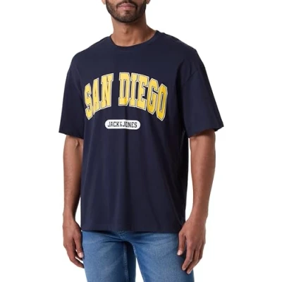 Abbildung von JACK&amp;JONES Herren JJEBRADLEY Varsity Tee SS O Neck STYD T Shirt, Sky Captain/Print:SAN Diego, L