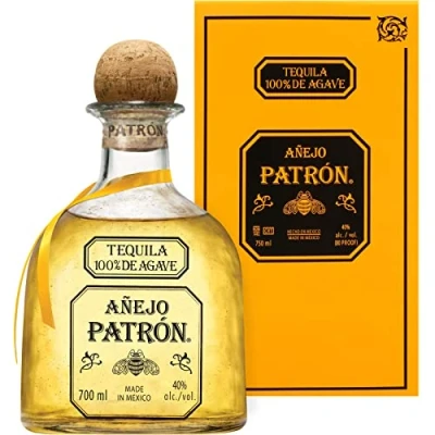 Abbildung von PATRÓN Añejo Tequila aus 100 % besten blauen Weber Agaven, in Mexiko kleinen Chargen handdestilliert, über 12 Monate im Eichenfass gelagert, perfekt für Margaritas, 40% Vol., 70 cl/700 ml
