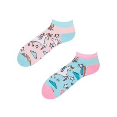 Abbildung von Dedoles Sneaker Socken Low Cut Füßlinge Unisex Damen Herren Baumwolle lustiges Design Geschenk links rechts verschieden, Farbe Rosa, Motiv Regenbogen Einhorn Knöchelsocken, Gr. 35 38