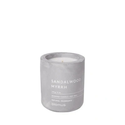 Abbildung von Blomus FRAGA Duftkerze micro chip Sandalwood Myrrh 6,5 cm