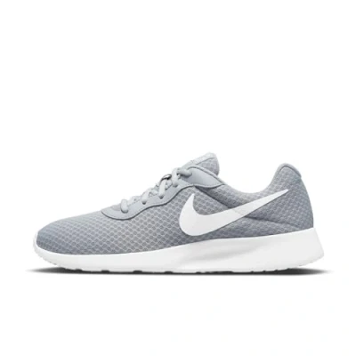 Abbildung von NIKE Performance Tanjun M2Z2 Sneaker low Wolf grey/whitebarely volt black, Herren, Größe: 40, grey/white barely black Schuhe