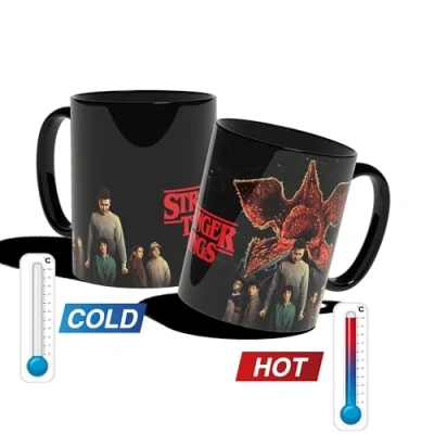 Abbildung von Konix Stranger Things Thermotasse 320 ml Team vs. Demogorgon Motiv Schwarz