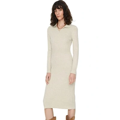 Abbildung von Trendyol Damen Strickkleid mit Polo kragen Kleid, Beige, S EU