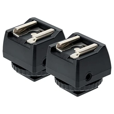 Abbildung von JJC Blitzschuh, Blitzschuhhalterung mit PC Synchronisationsbuchsen und 3,5mm Mini Phono Anschluss für DSLR Kameras, Standard ISO Blitzschuh Blitzfuß Blitzgeräte oder anderes Zubehör
