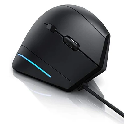Abbildung von CSL optische Vertikal USB Maus vertikale kabelgebundene Ausführung ergonomisches Design Vorbeugung gegen Tennisarm besonders armschonend 6 Tasten
